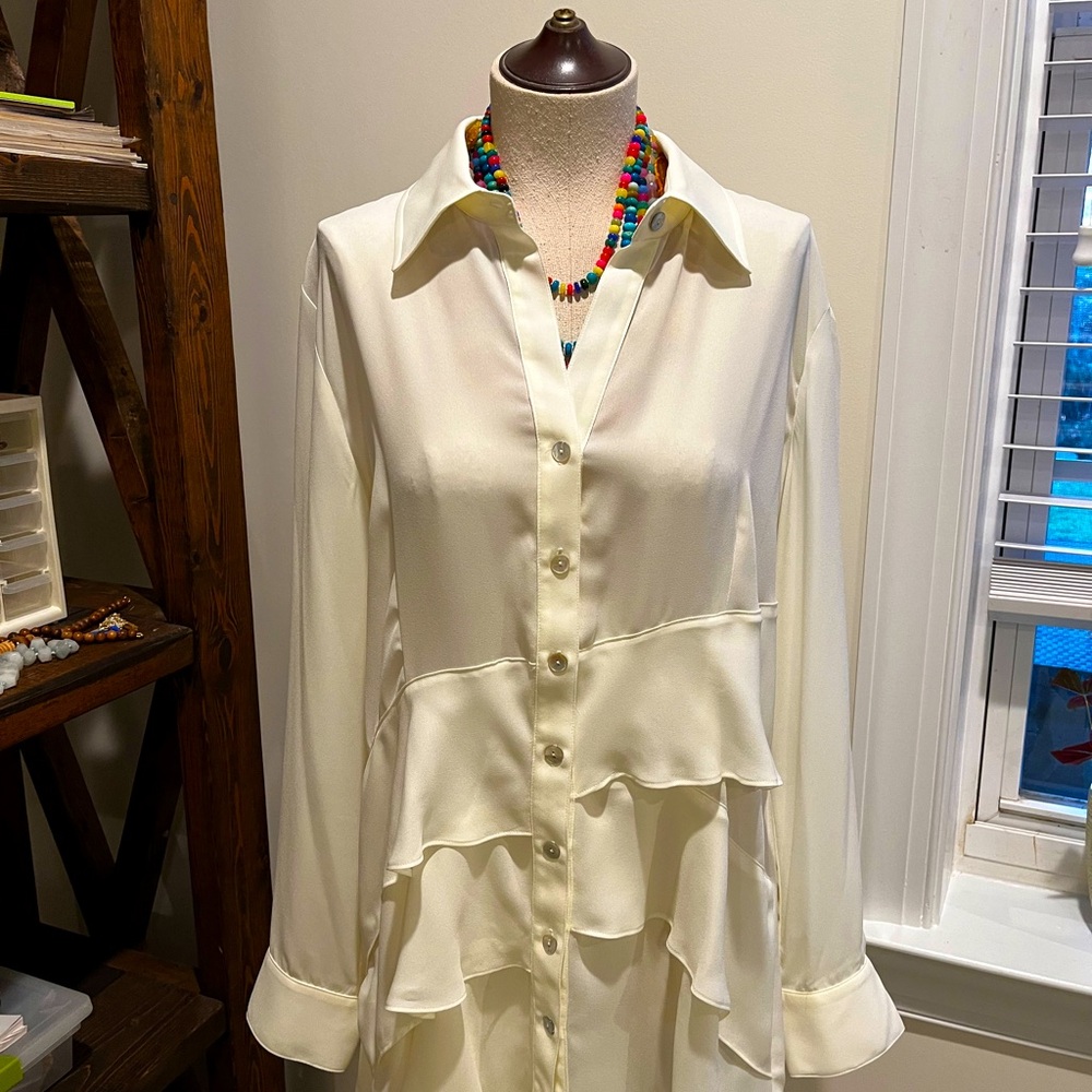 NWT L Finley Women’s Ruffled Blouse